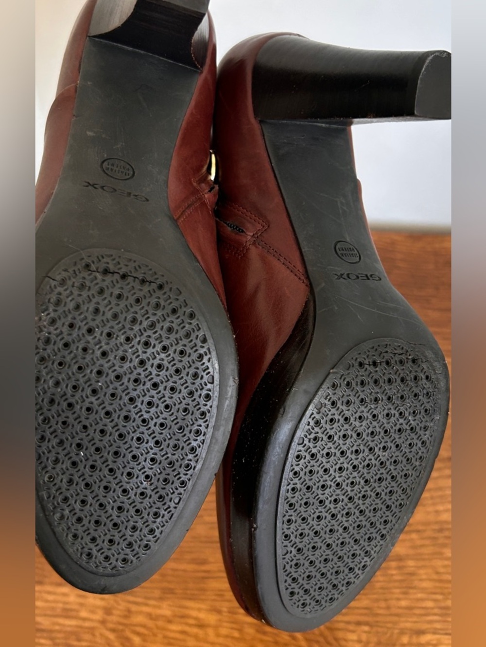 GEOX RESPIRA LEATHER ANKLE BOOT - Picture 9 of 9